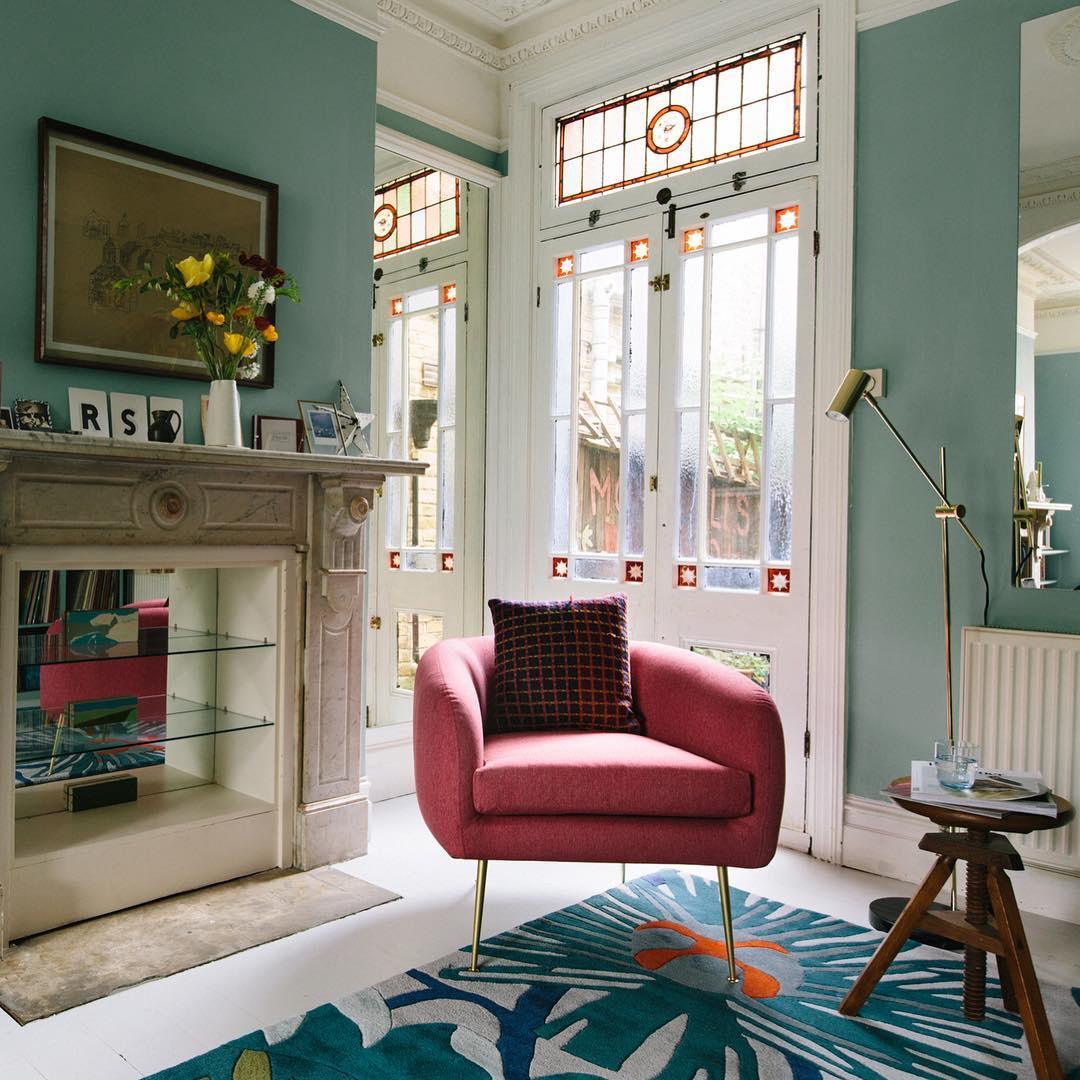 The Power of Color in Your Living Room: How to Create a Mood with Hues ...